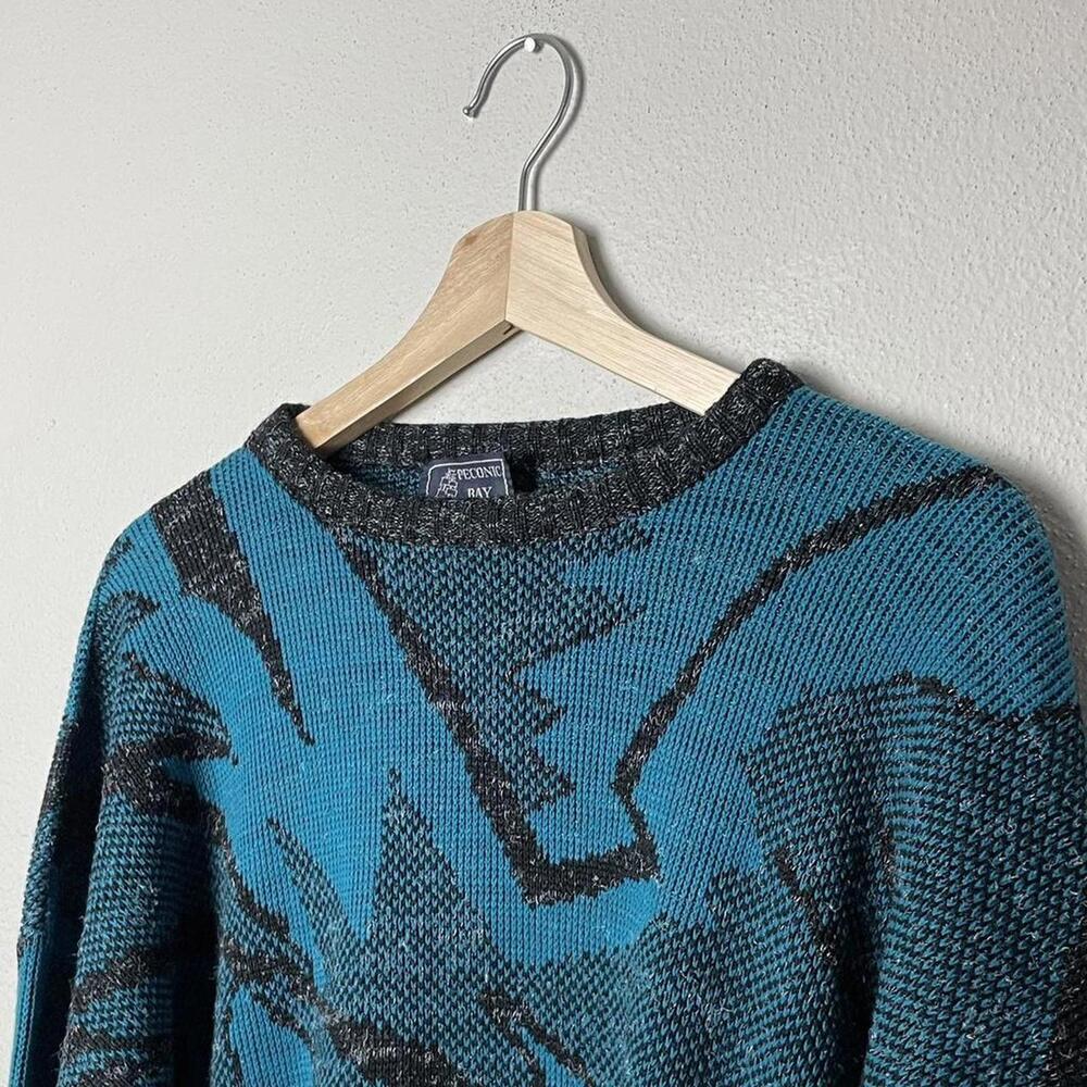 vintage peconic bag traders geometric blue and black abstract sweater